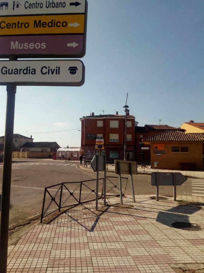 APARTAMENTO Pensión La Vía Láctea Hotel Frómista Exterior foto
